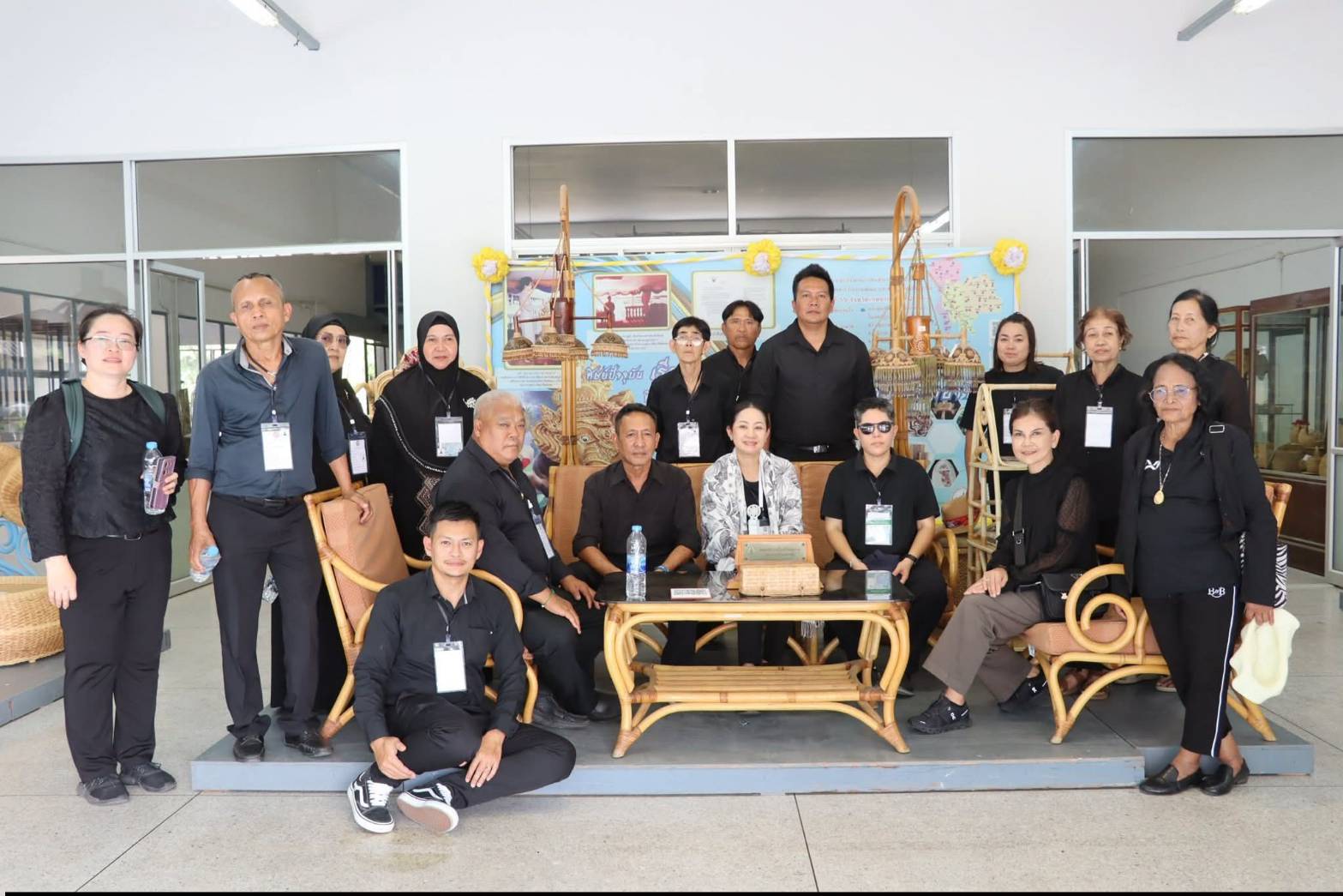 title - เที่ยวอยุธยา อย่าลืมแวะเข้ามาชมงานศิลปหัตถกรรมและงานศิลป์ ที่ ศูนย์ส่งเสริมและพัฒนาพัฒนาอาชีพเสริมนอกภาคการเกษตร (ศูนย์ศิลปาชีพบางไทรฯ (เดิม))